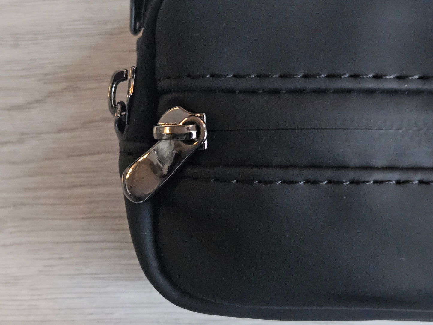 High Goods | Crossbody Stash Bag – Discreet, Stylish & Smell-Proof