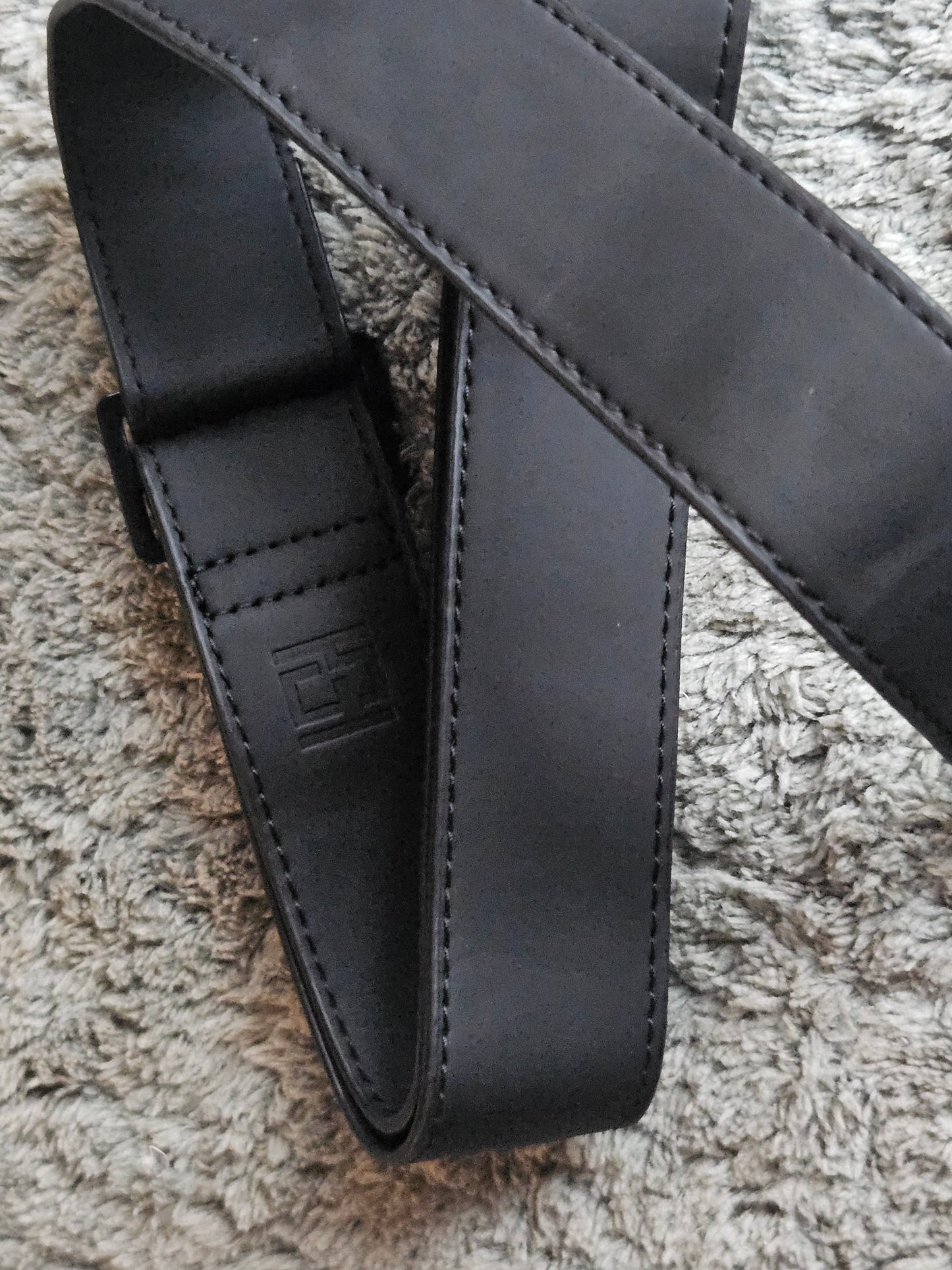 High Goods | Crossbody Stash Bag – Discreet, Stylish & Smell-Proof